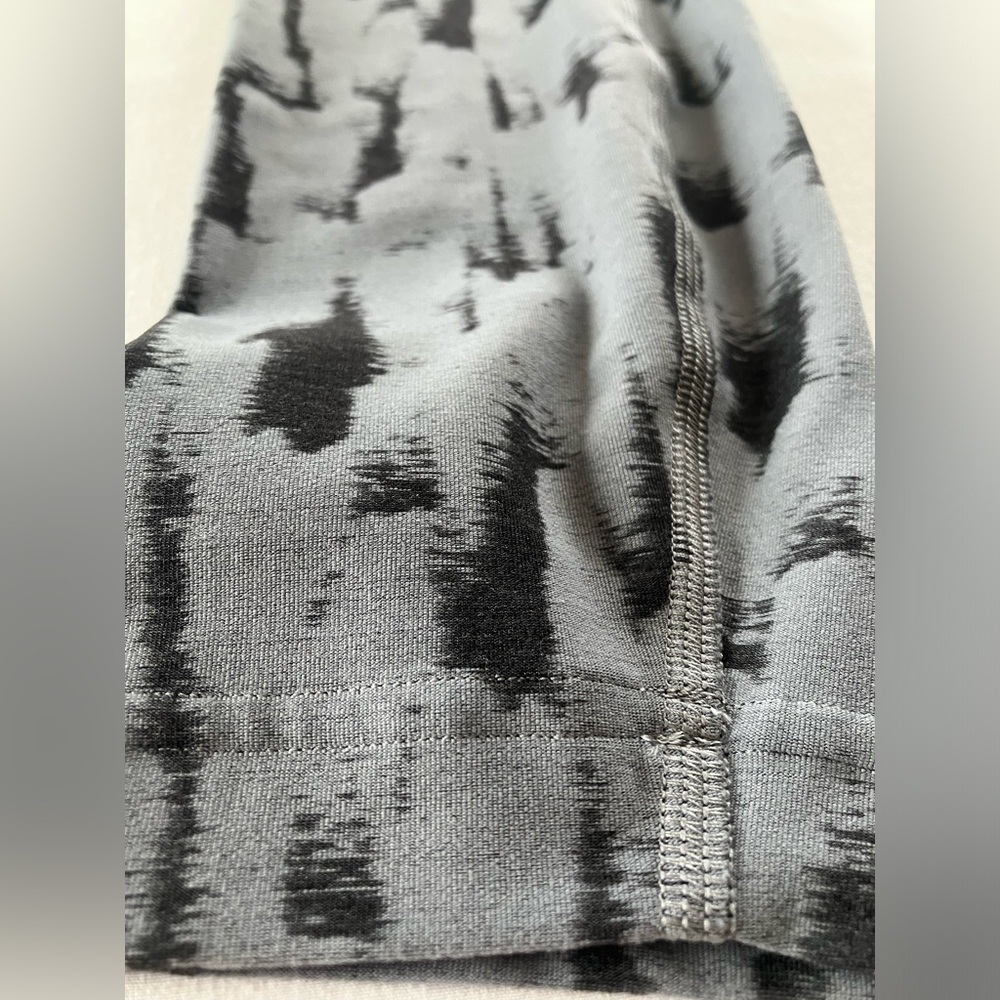 Lululemon InStill High-Rise Tight 25" Size 0 3D Camo Jacquard Asphalt Gray Black - Picture 7 of 16